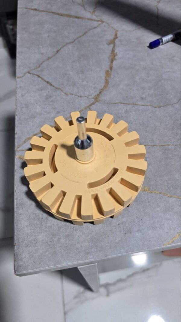 Roue caotchouc efface autocollant et traçes de colle – Image 2