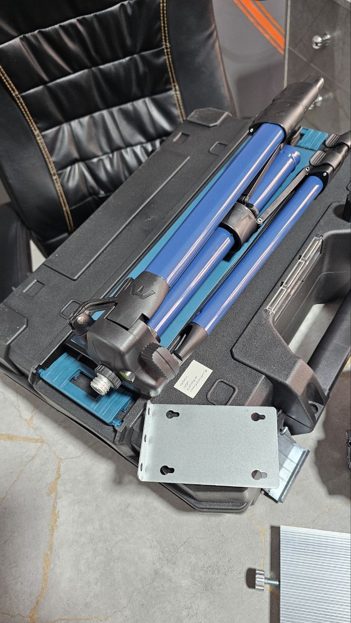 Niveau lazer 16 lignes 4D avec accessoires – Image 6