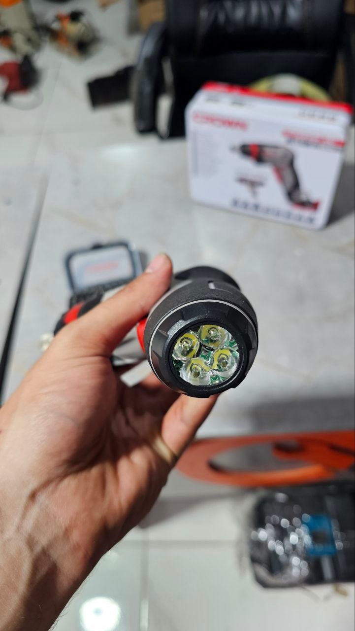 Tournevis sans fil 3.6V avec coffret d'embouts (Marque : CROWN - Modèle : CT22024 MC) – Image 3